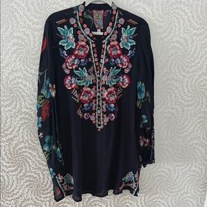 Floral Embroidered Black Women's Top Johnny Was